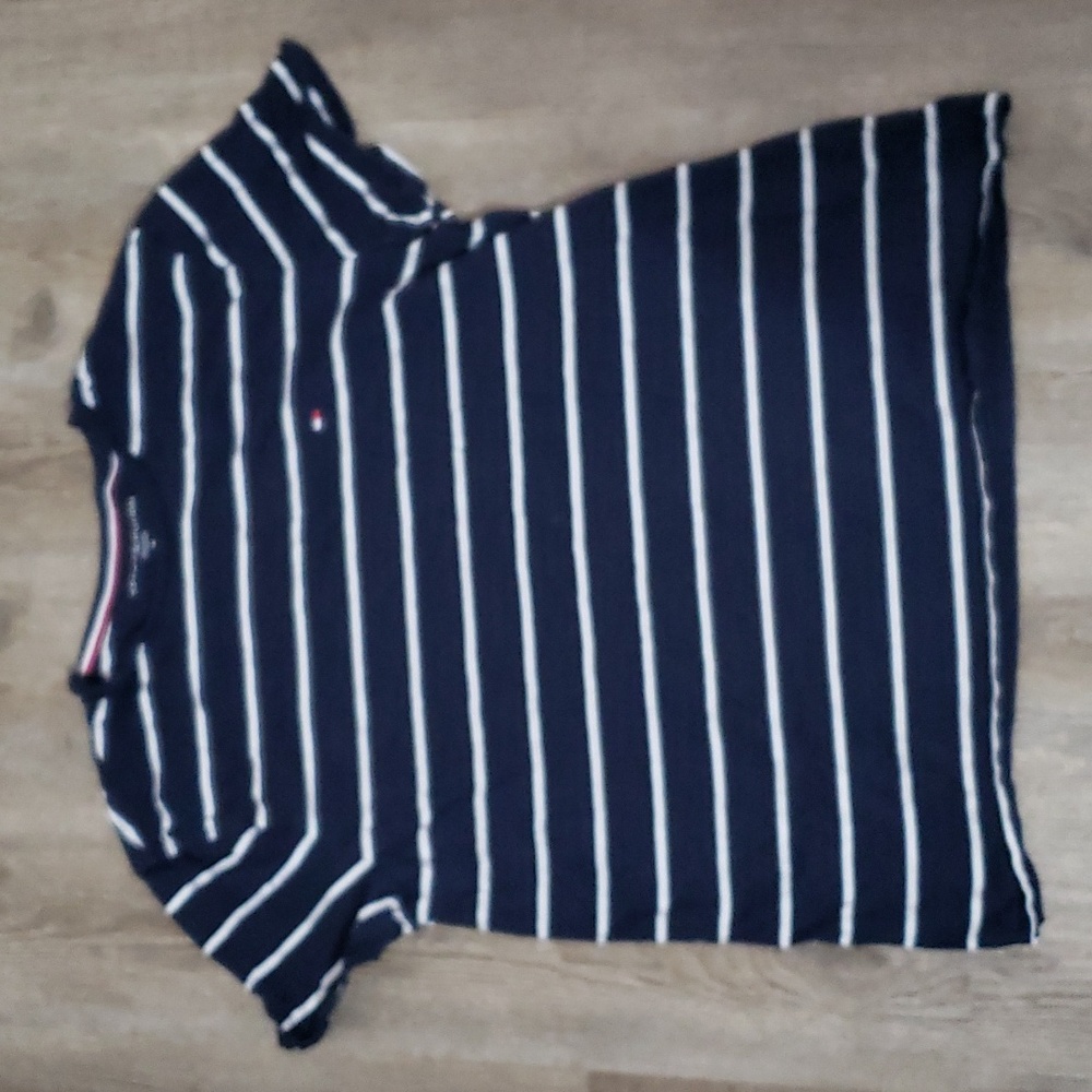 Tommy Hilfiger stripe slim fit T-shirt in navy Size: Medium Unisex